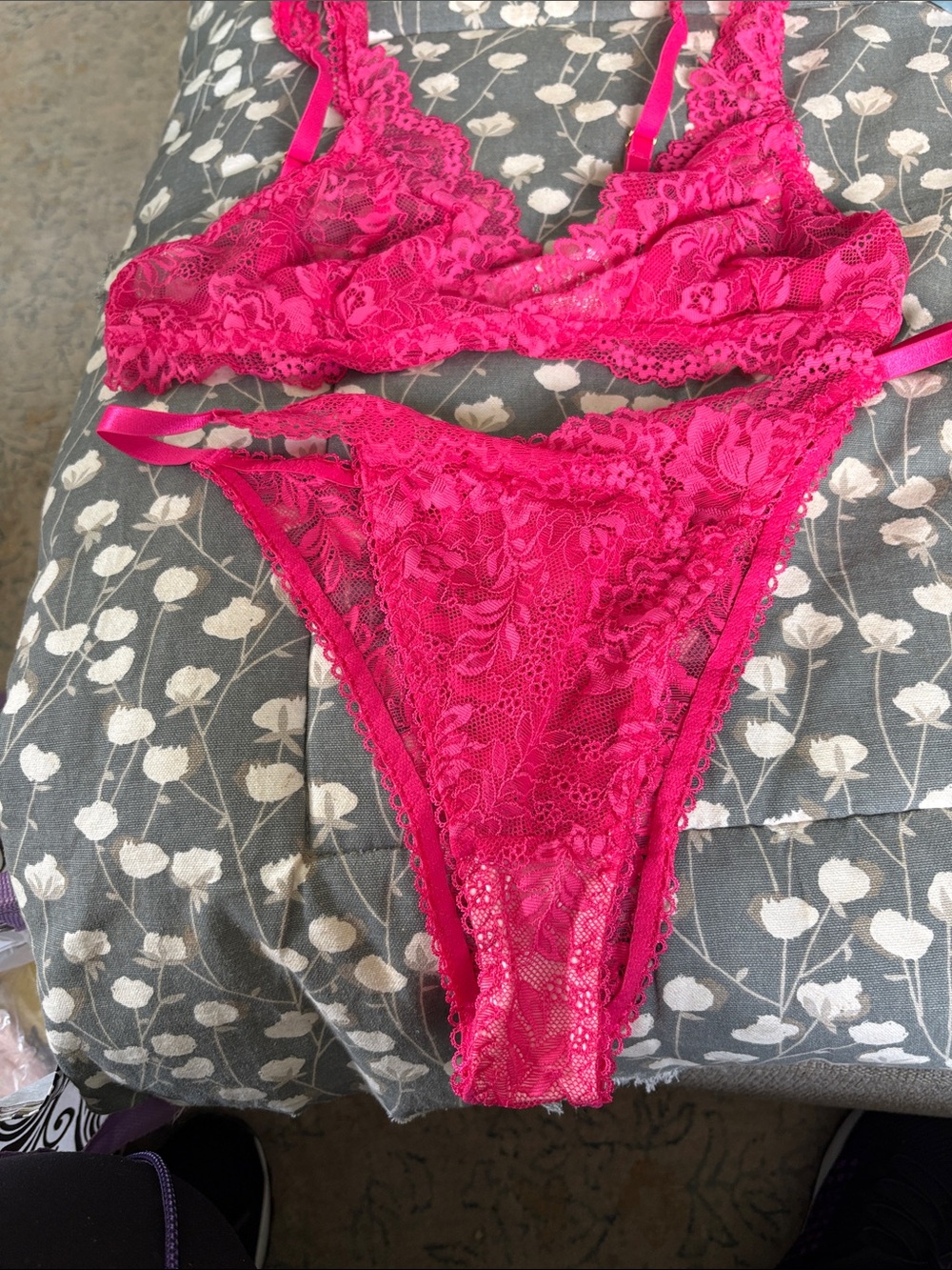 7️⃣2️⃣8️⃣ Hot Pink Lace Bralette & Panty  Set - Women Intimates